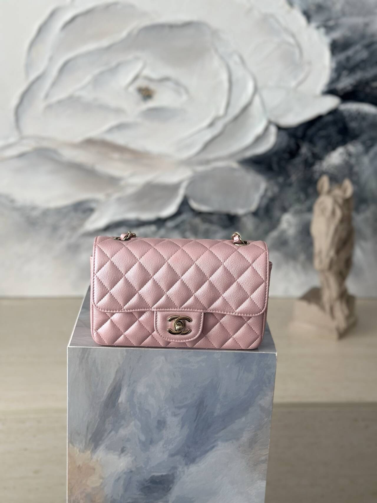 Ch*el flap bag pearlescent pink as1116 20x12x6cm