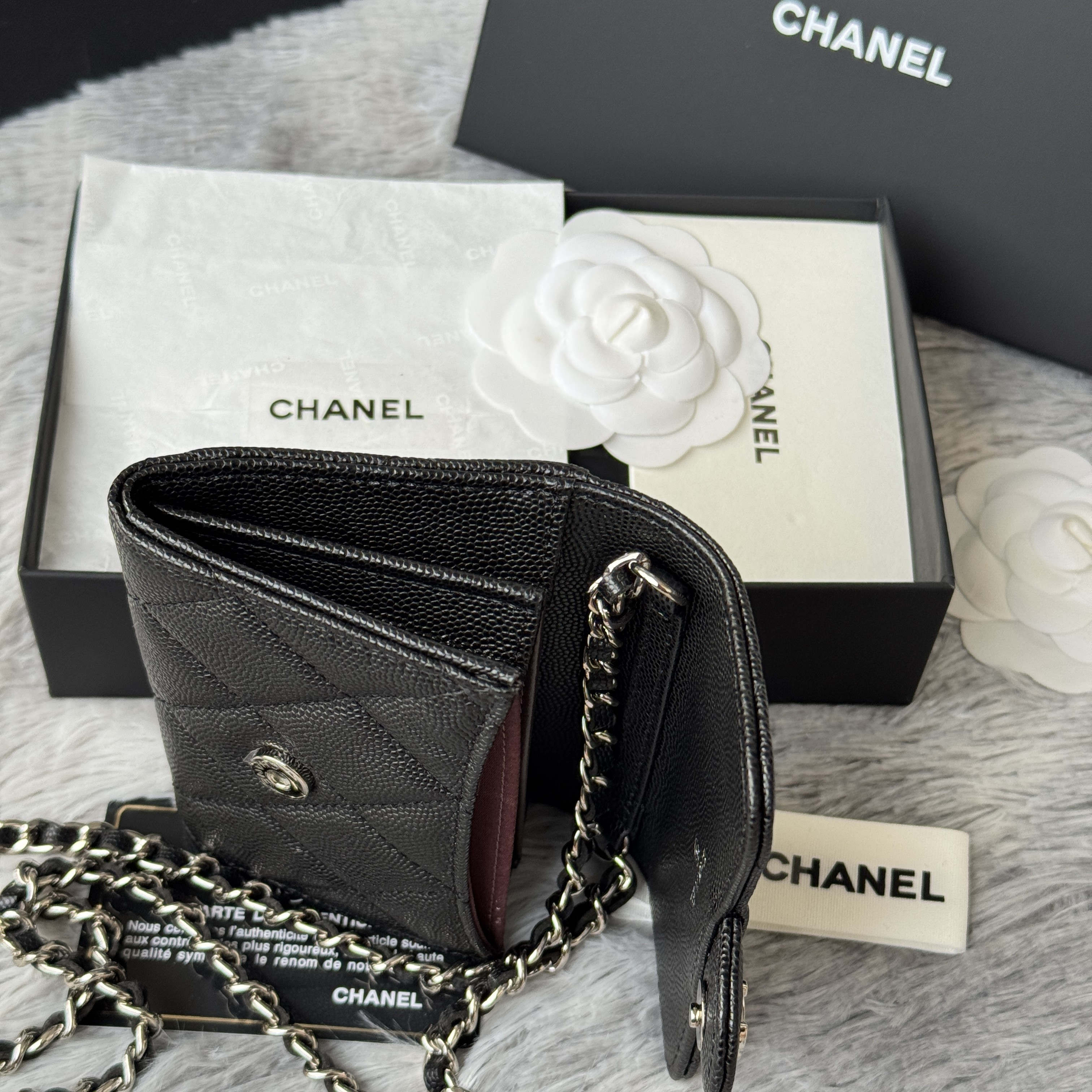 Ch*el wallet on chain 8.5x12.5x2.5cm