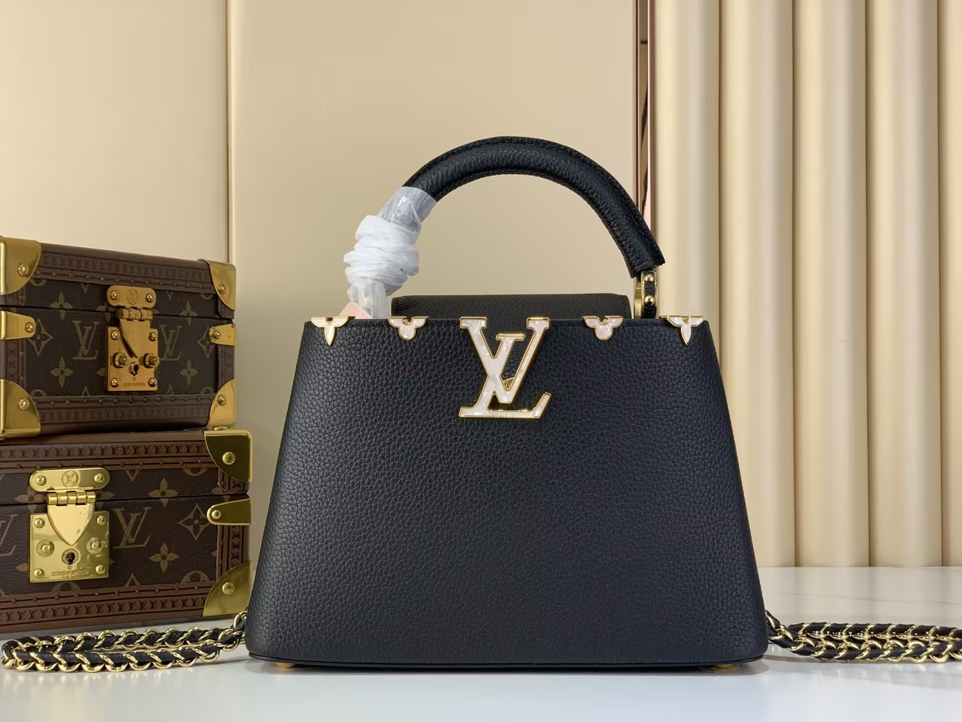 LV Capucines BB M25404 27x17.3x9cm