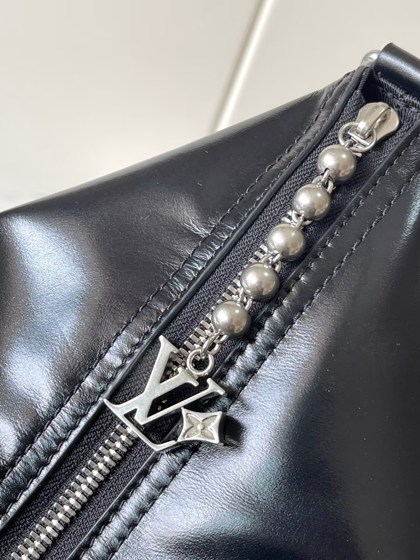 LV Vagabond Hobo M13986 38x35x12cm