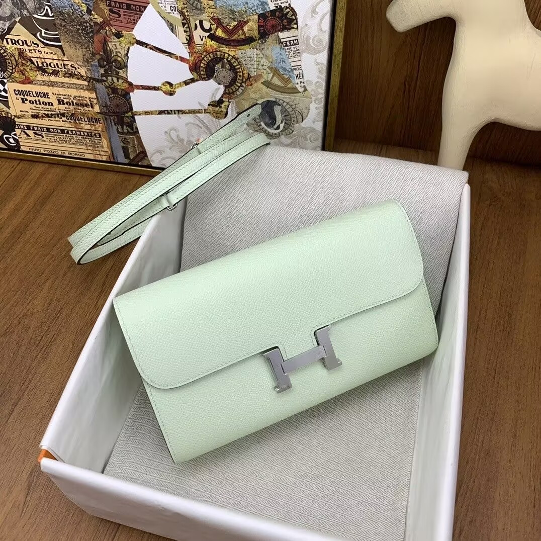 H**mes constance to go wallet in vert peppermint 20.5x2x13cm