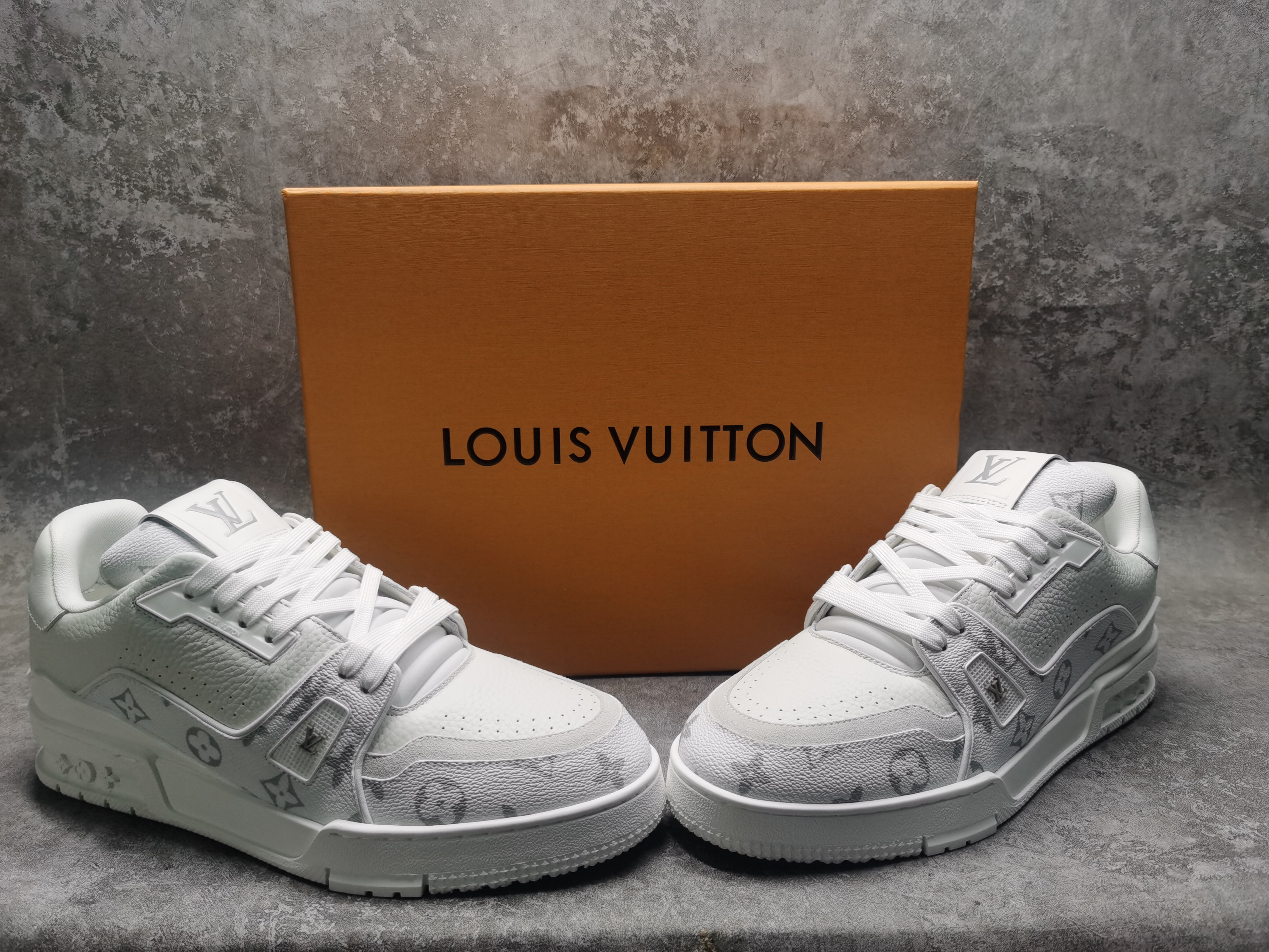 UA LV Trainer Sneaker