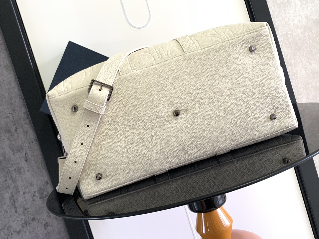 D*or weekender 40 beige D*or gravity leather and beige grained calfskin 57.5 x 34.5 x 22 cm