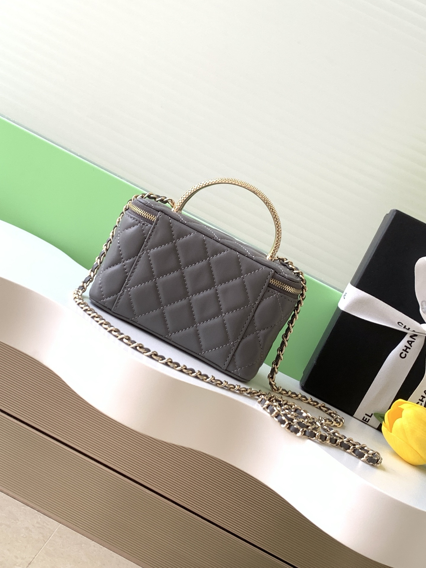 Ch*el long vanity with chain 17x9.5x8cm