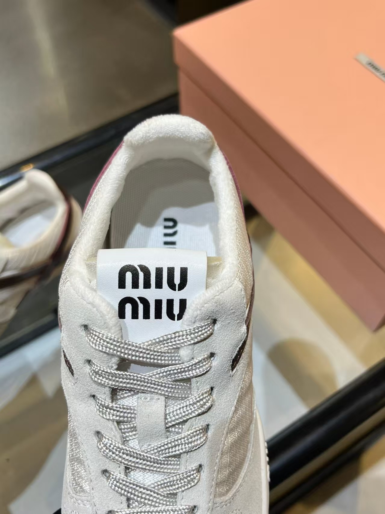 ua M1v M1v gymnasium sneakers