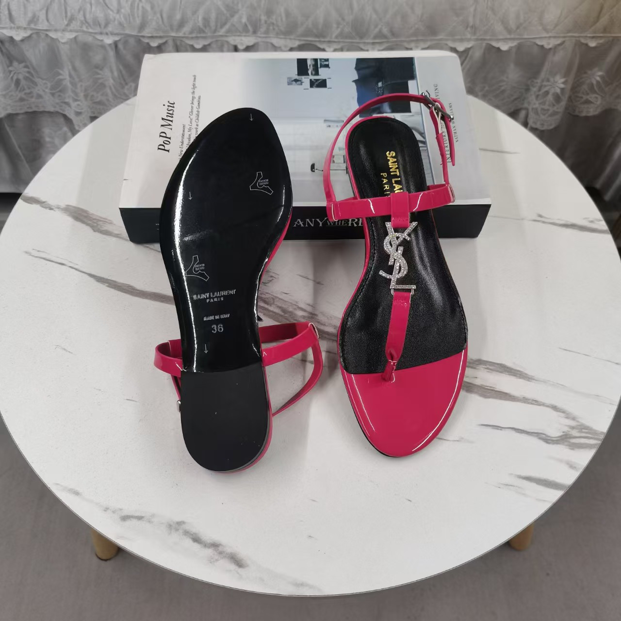 ua Y*L sandal