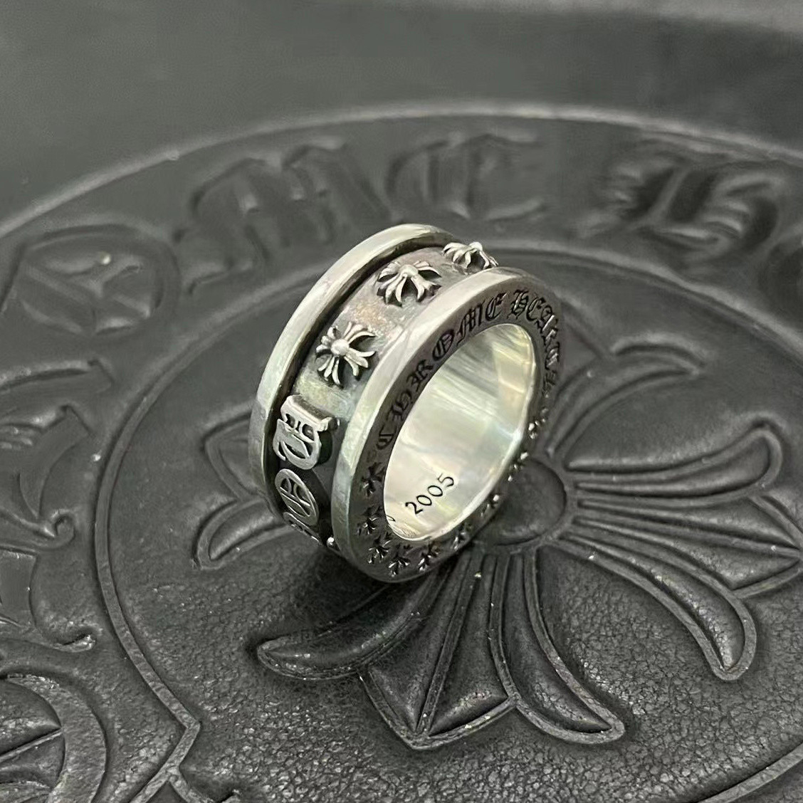 Ch**me He**ts ring