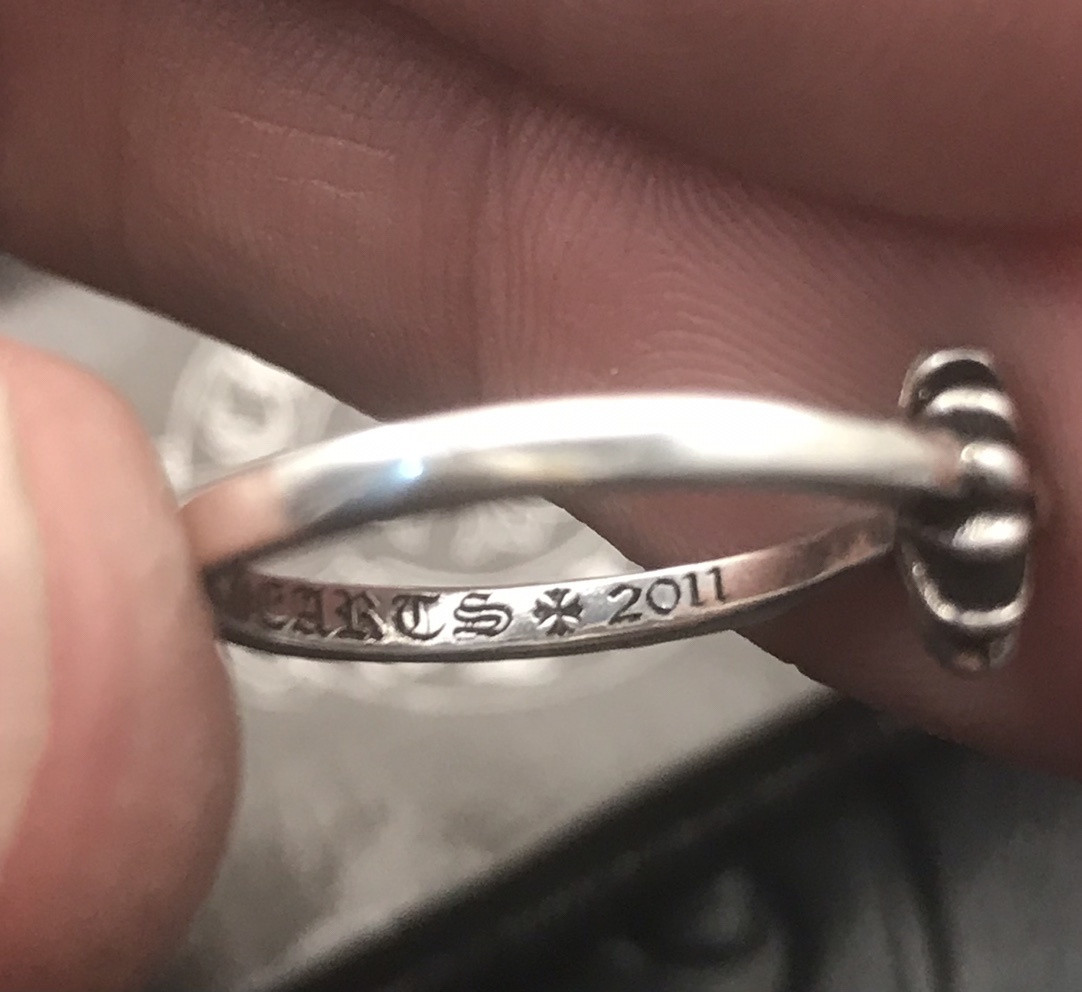 Ch**me He**ts small cross flower ring
