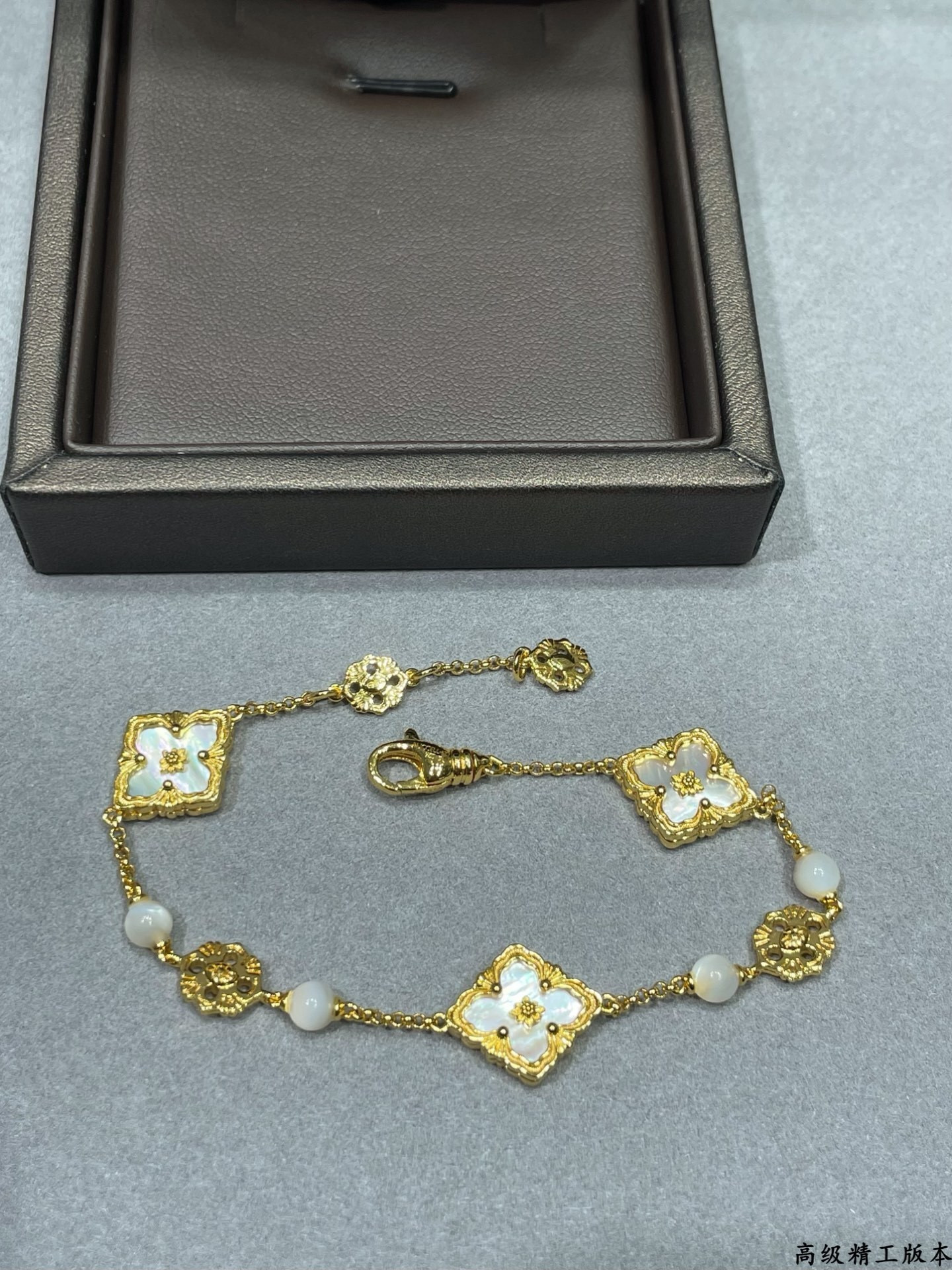 Bvcce11ati three flowers bracelet