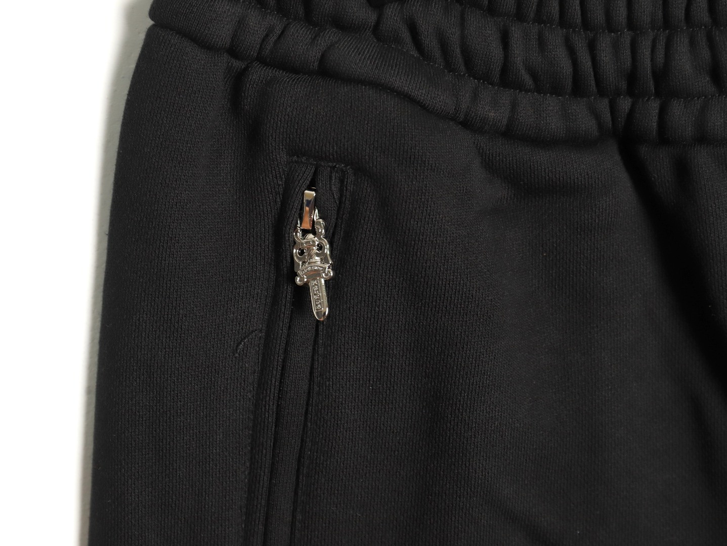 Ch**me He**ts shorts