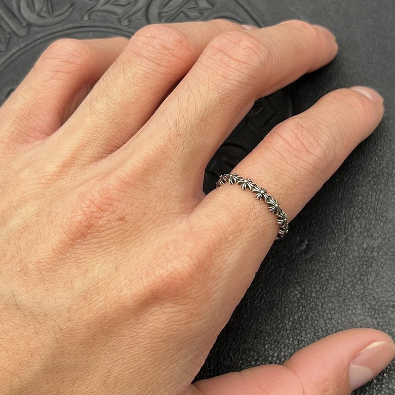 Ch**me He**ts distressed full cross ring