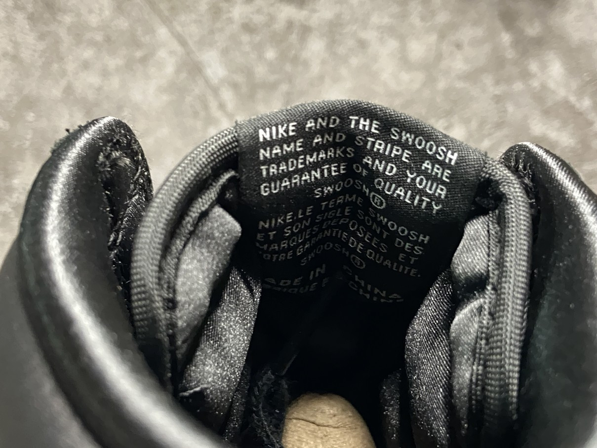 Air Jordan 1 Retro High Silver Toe