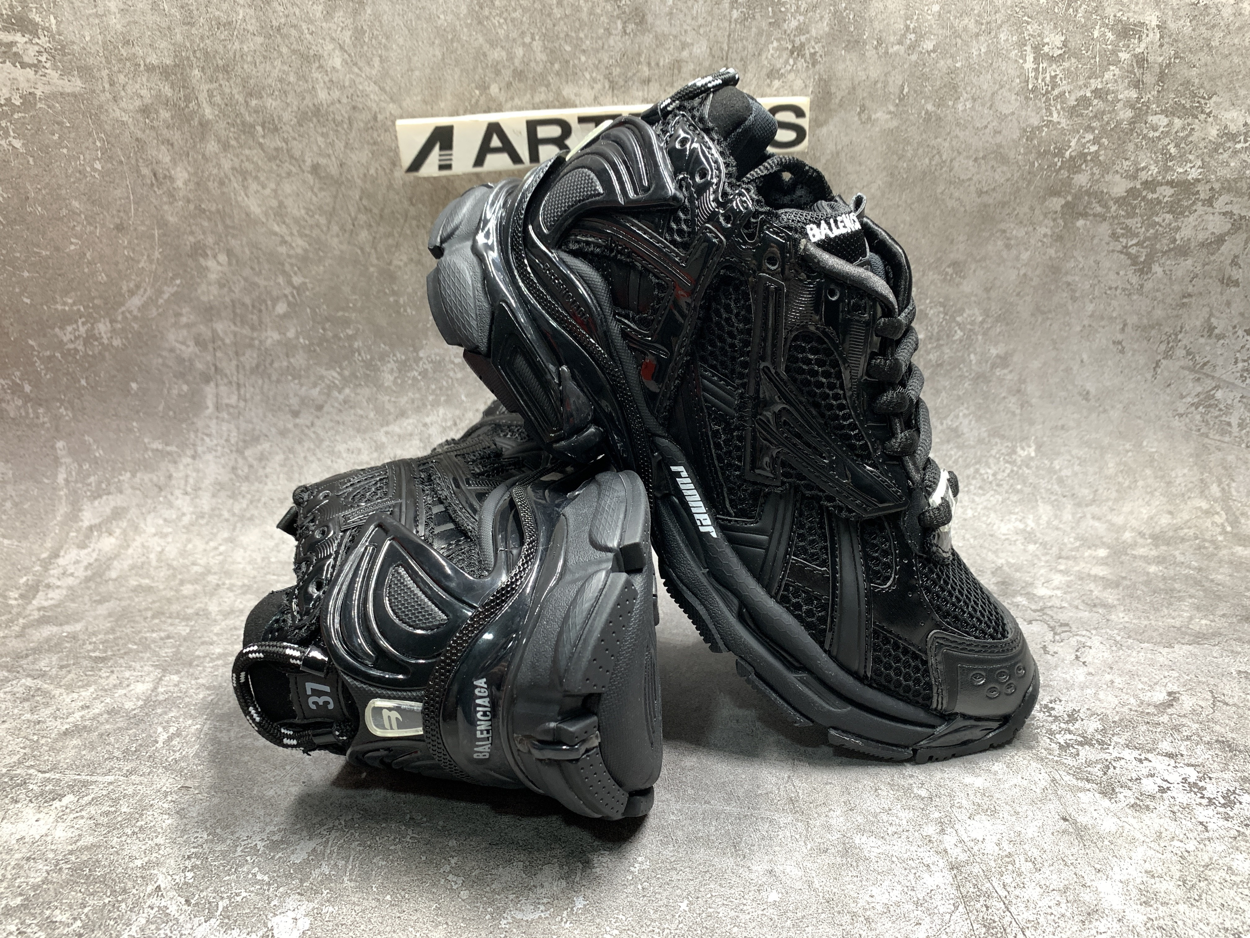 Balenciga Runner Black