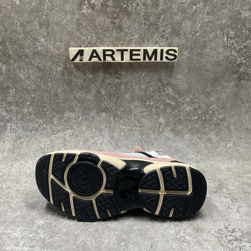 Channel Low Trainer in White Pink