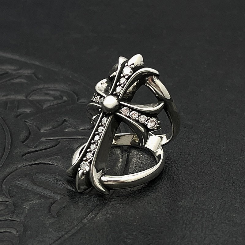 Ch**me He**ts cross cutout ring