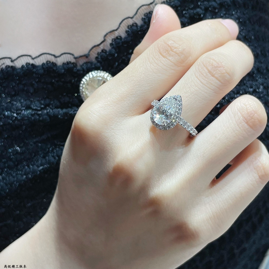 Gr*ff teardrop-shaped di*m*nd ring ag925