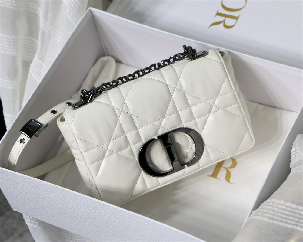 small d*or caro bag ivory S*pple cannage calfskin with silver hardware 20 x 12 x 7 cm
