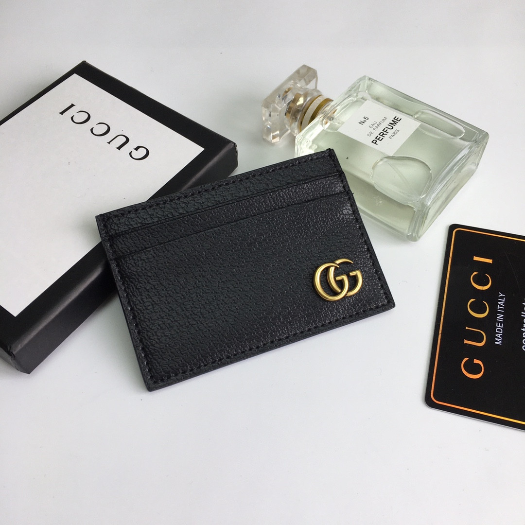 G*u*i gg  card case wallet