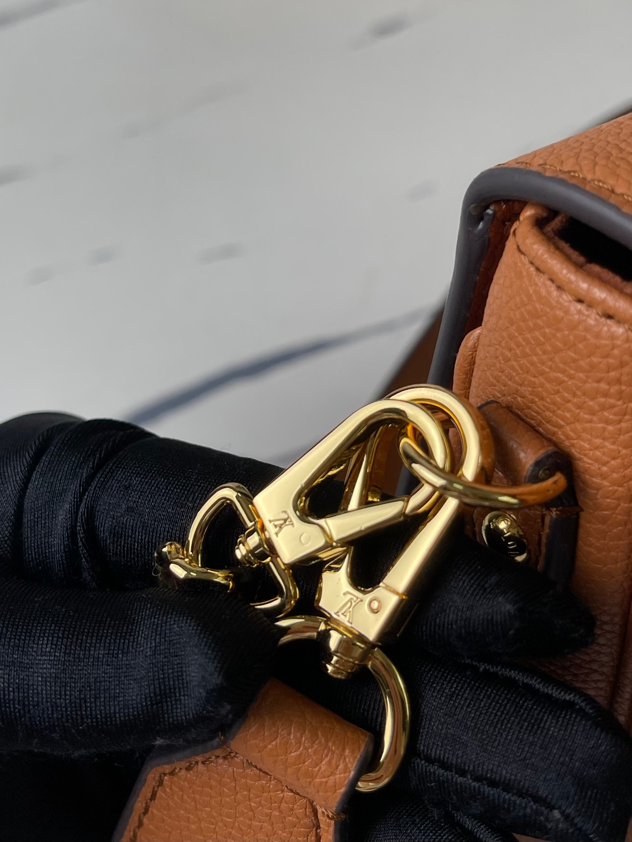 LV M22952  Oxford 8.7 x 6.3 x 3.7 inches