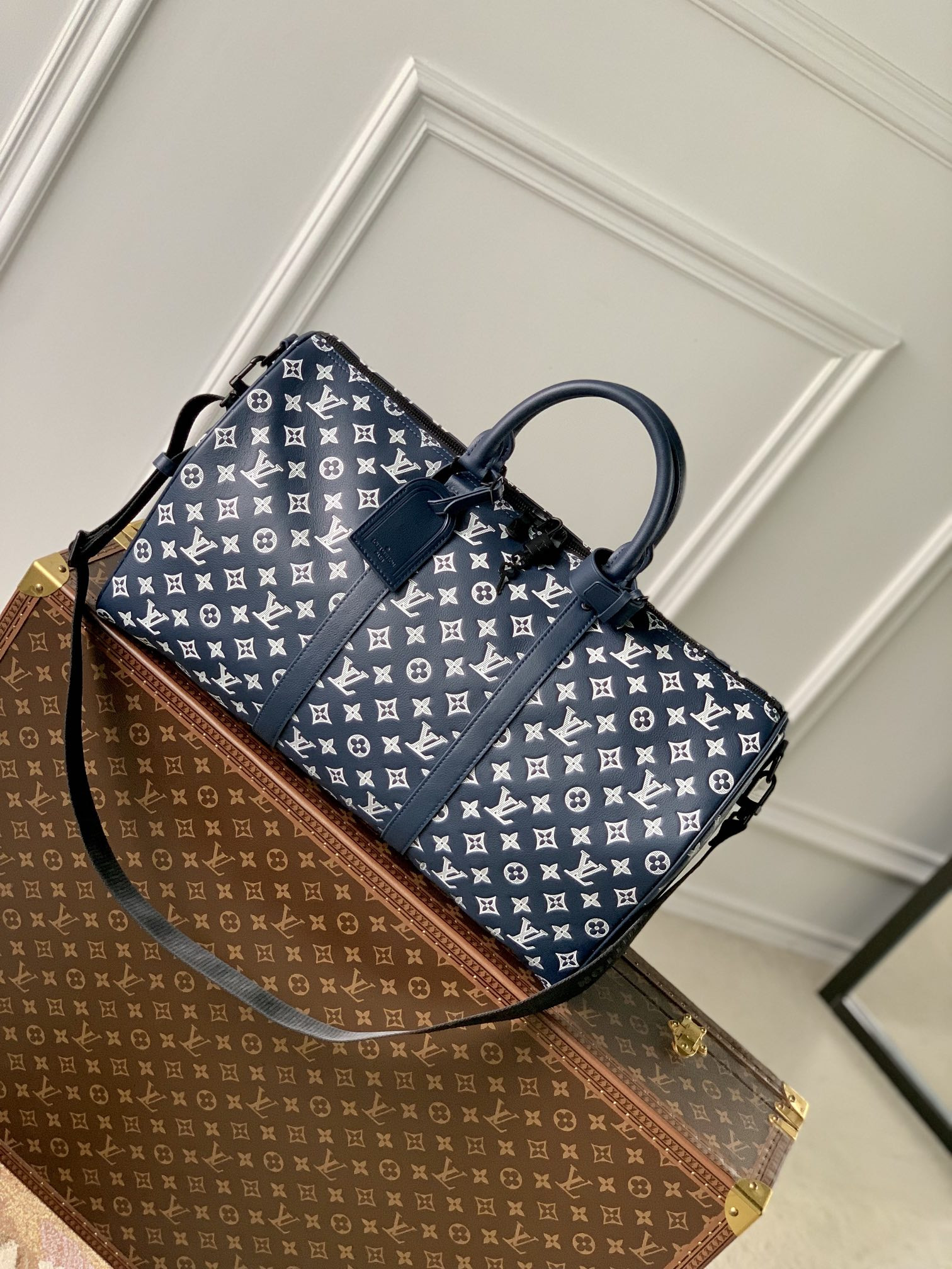 LV Keepall Bandoulière 50  19.7 x 11.4 x 9.1 inches