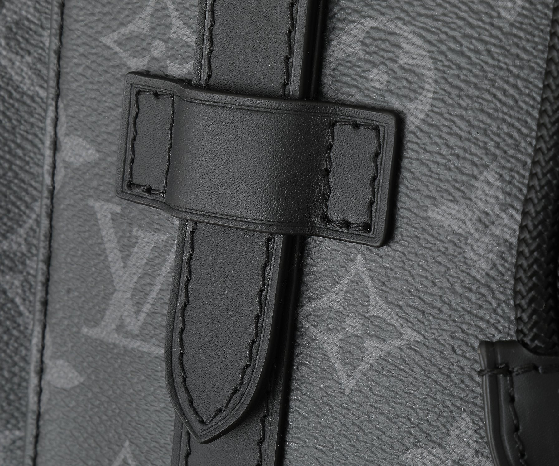 LV Christopher MM M43736 15 x 17.3 x 4.9 inches
