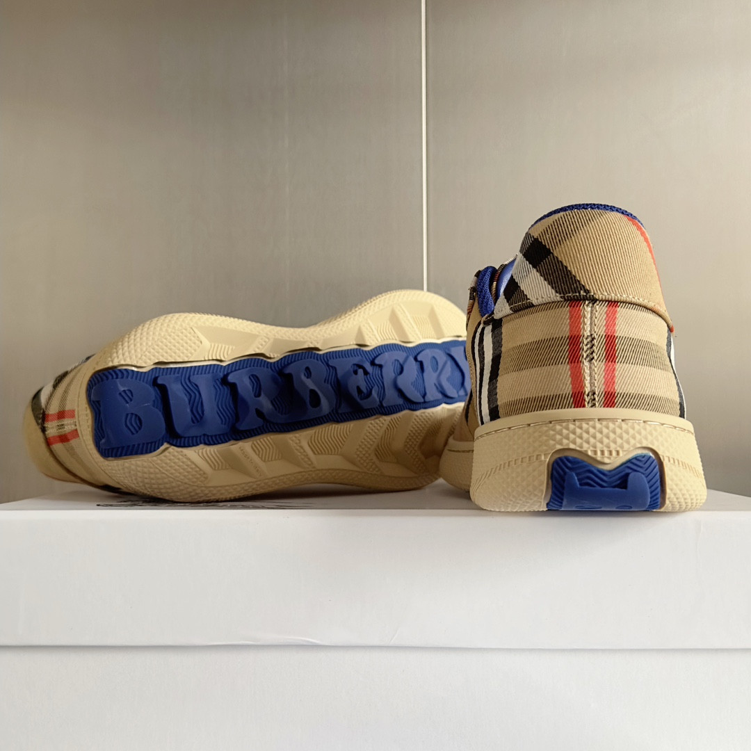 ua B**rry check terrace sneakers