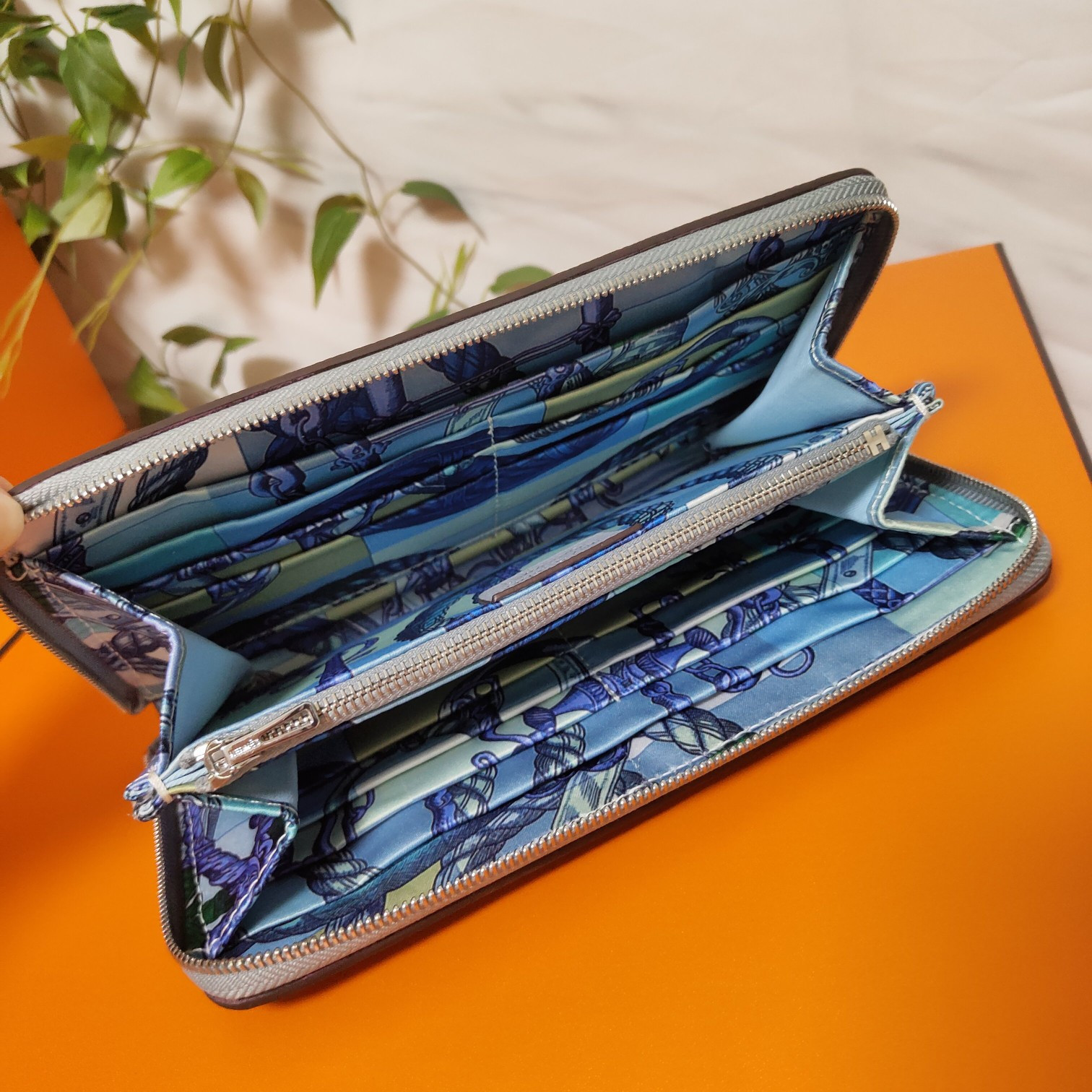 H**me5 long wallet 20x11cm