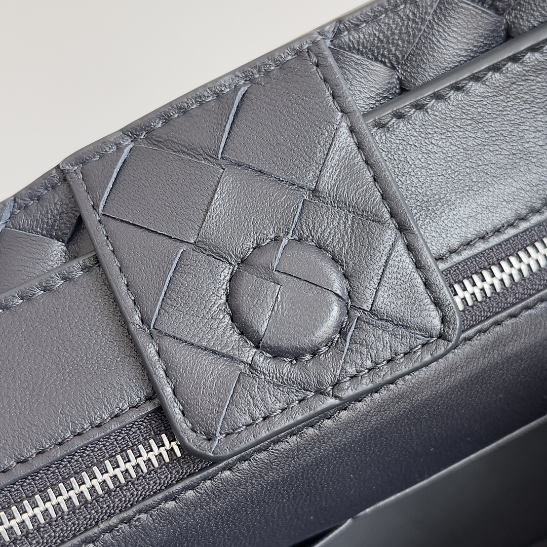 bo*te*ga Ve*ne*ta medium andiamo 32x25x11cm