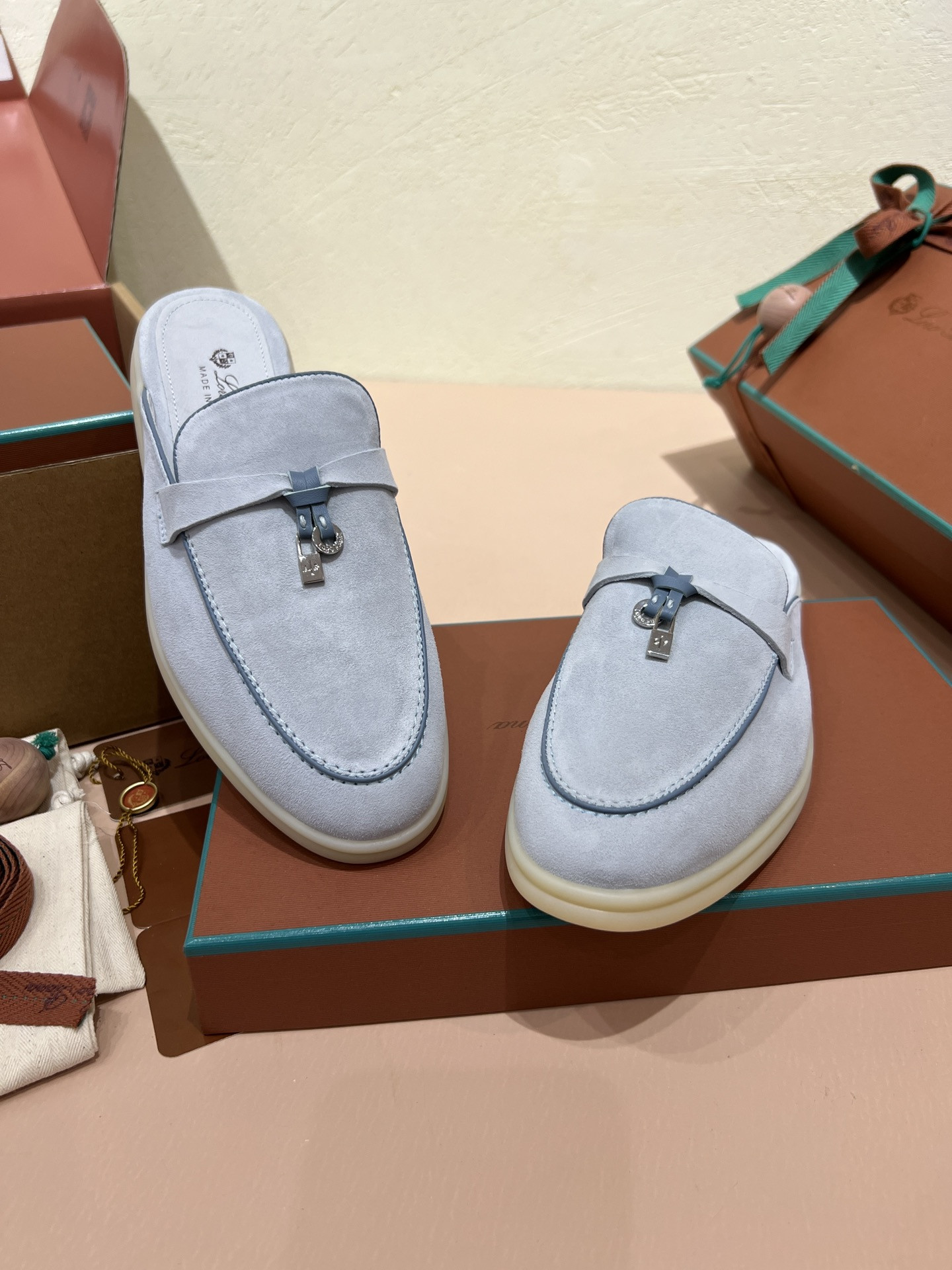 ua L**o p*ana babouche charms walk loafers