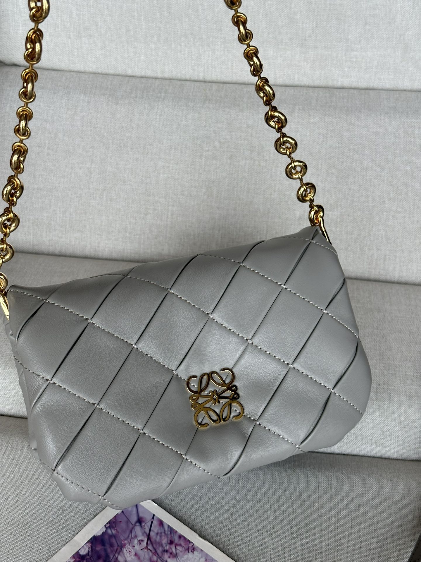 L0ew* mini puffer goya in pleated shiny nappa lambskin 20x6x13cm