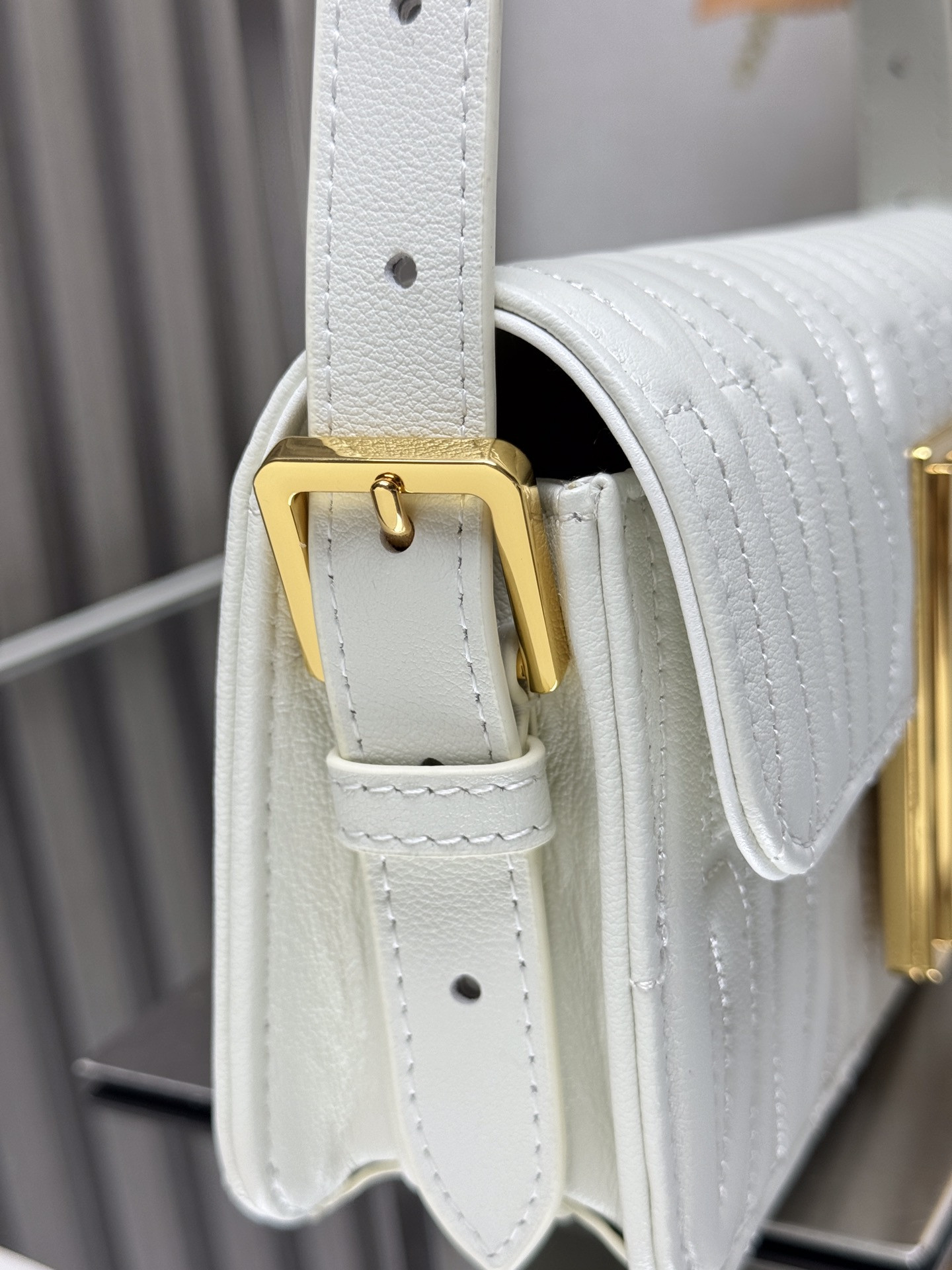 D*or miss D*or flap bag 22 x 11 x 6 cm