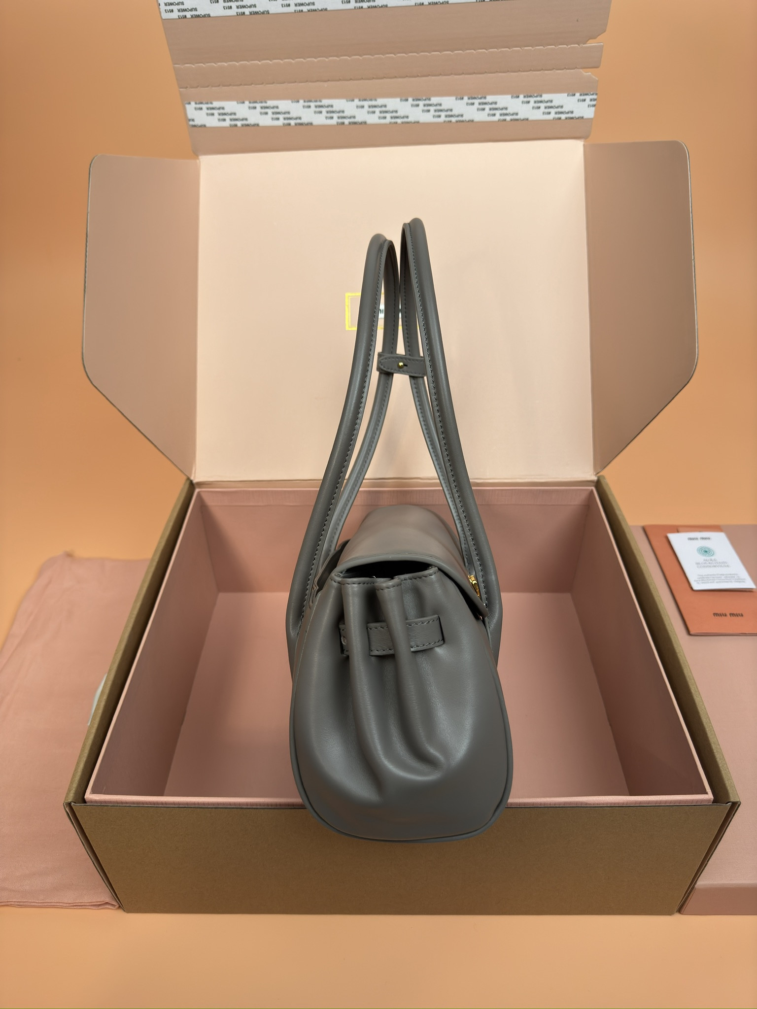 Miu Miu Leather shoulder bag  15x28x11cm