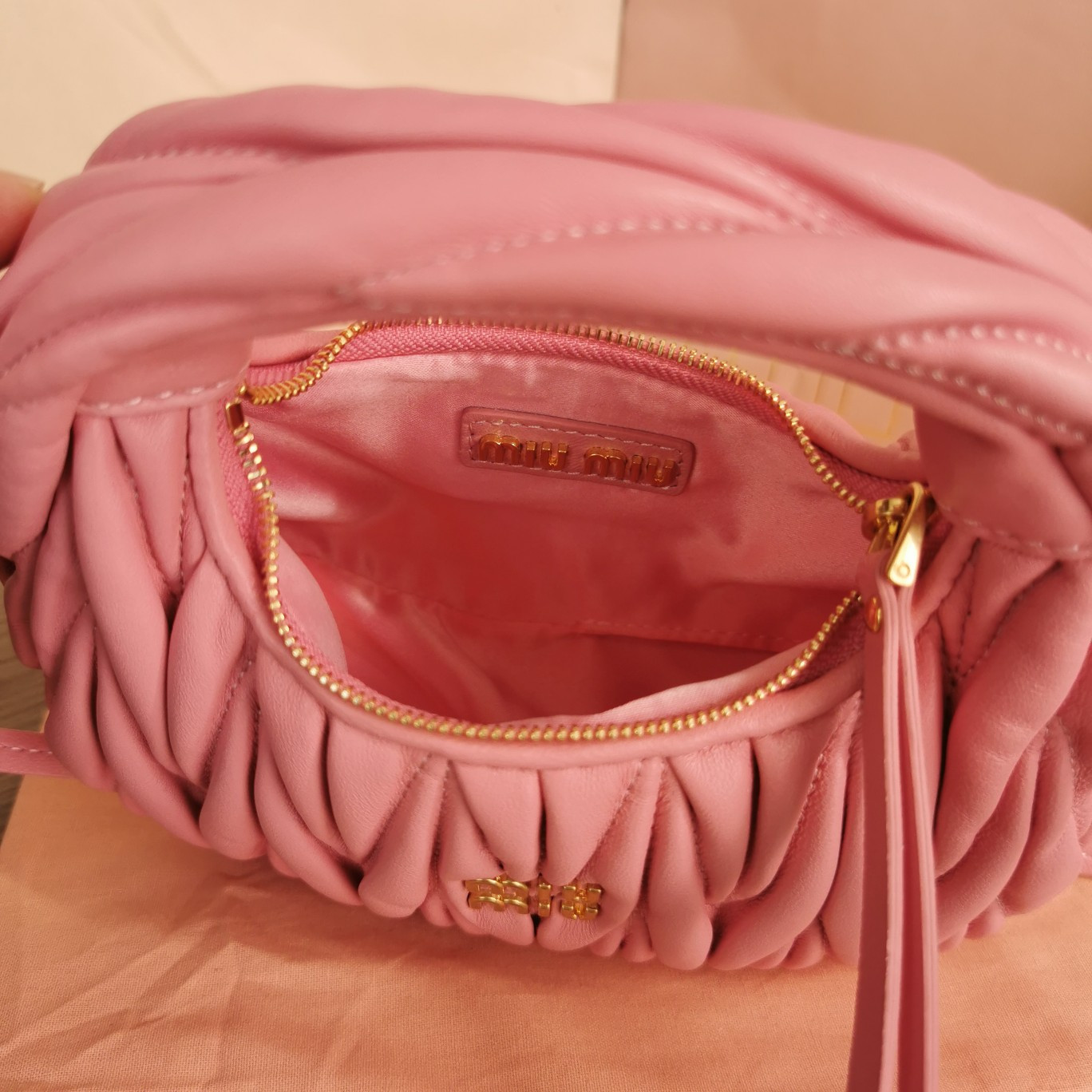 Miu Miu Wander matelassé nappa leather hobo mini-bag 14x17.5x5.5cm