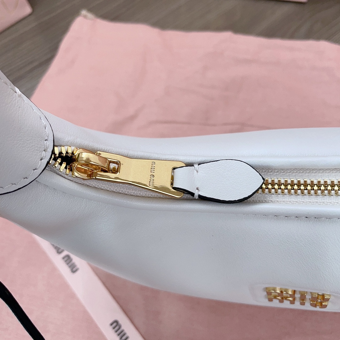 Miu Miu hobo bag 20X17X6Cm