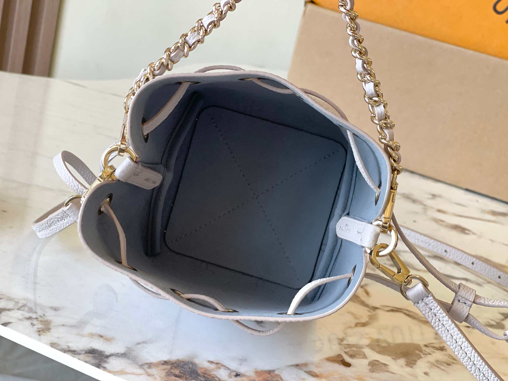 LV Pico Bella M12521 13x11x10.5cm