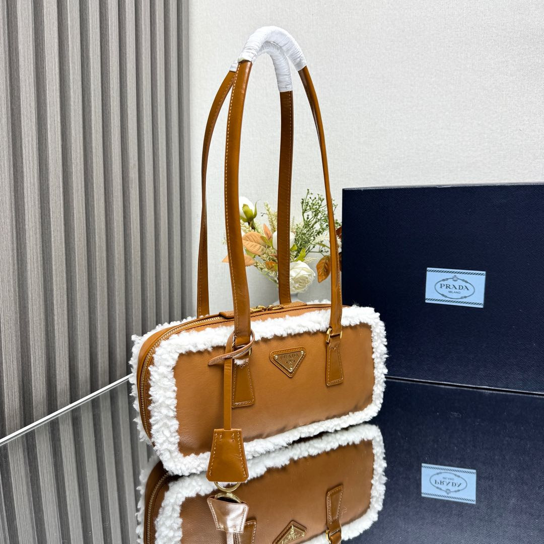 Pra*a medium shearling two-handle bag 12x 27x 6cm