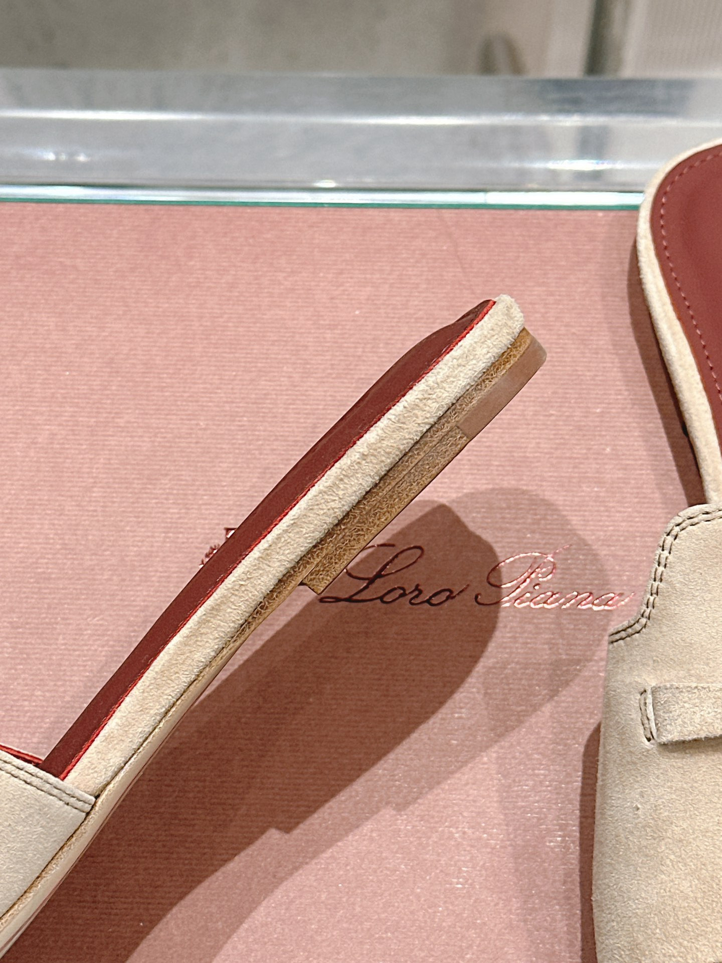 ua L**o p*ana summer charms sandal