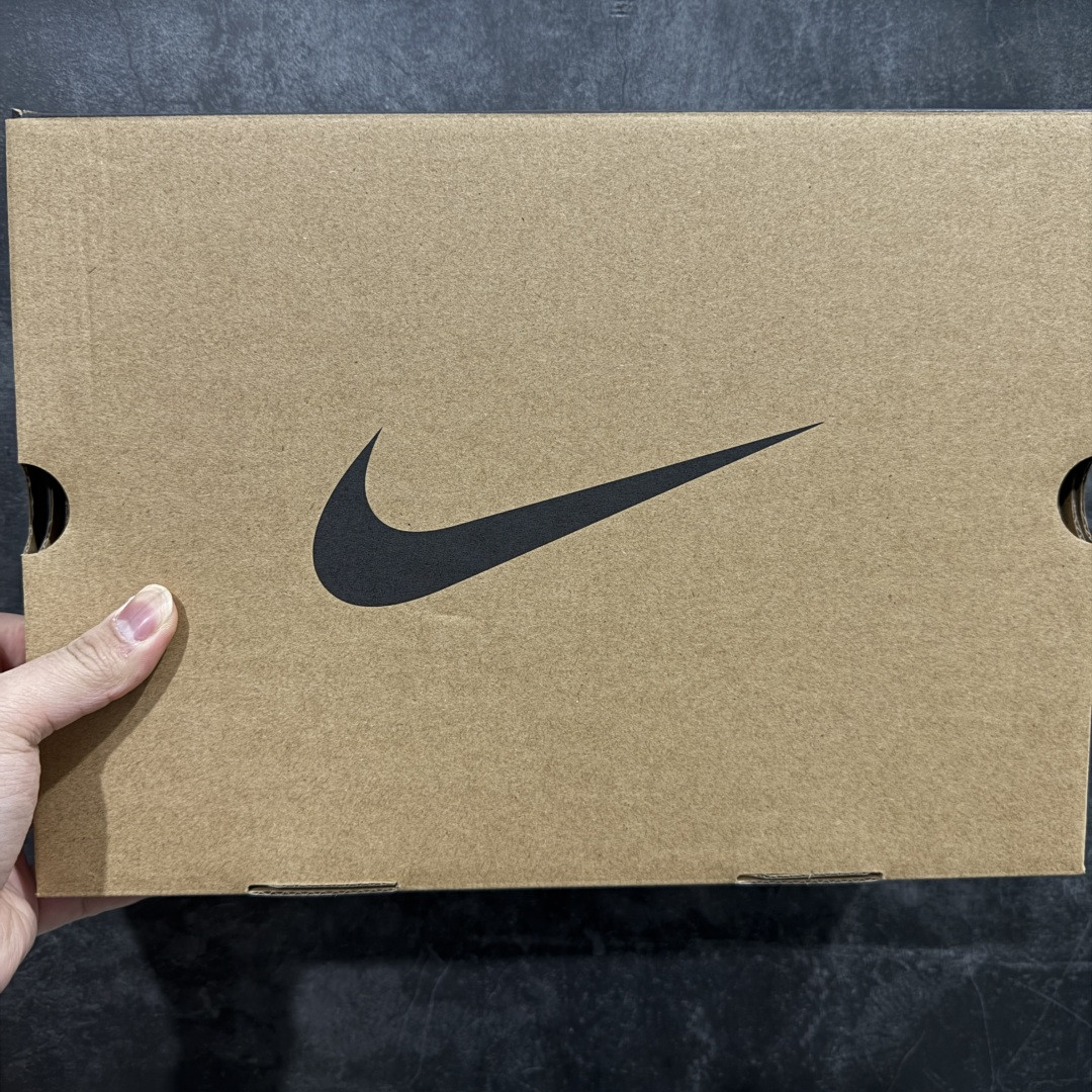 UA Air Jordan 11 Low Bred