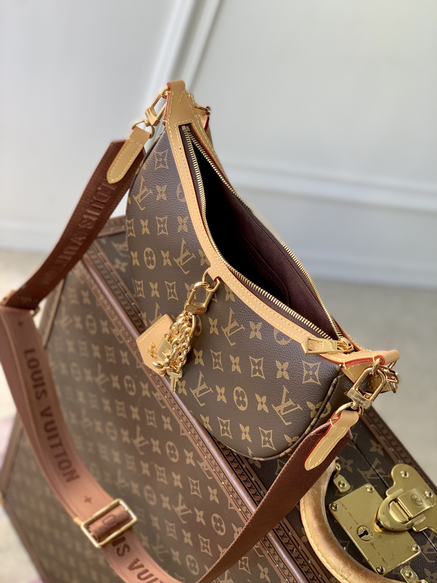 LV Looping M12939 28 x 15 x 7 cm