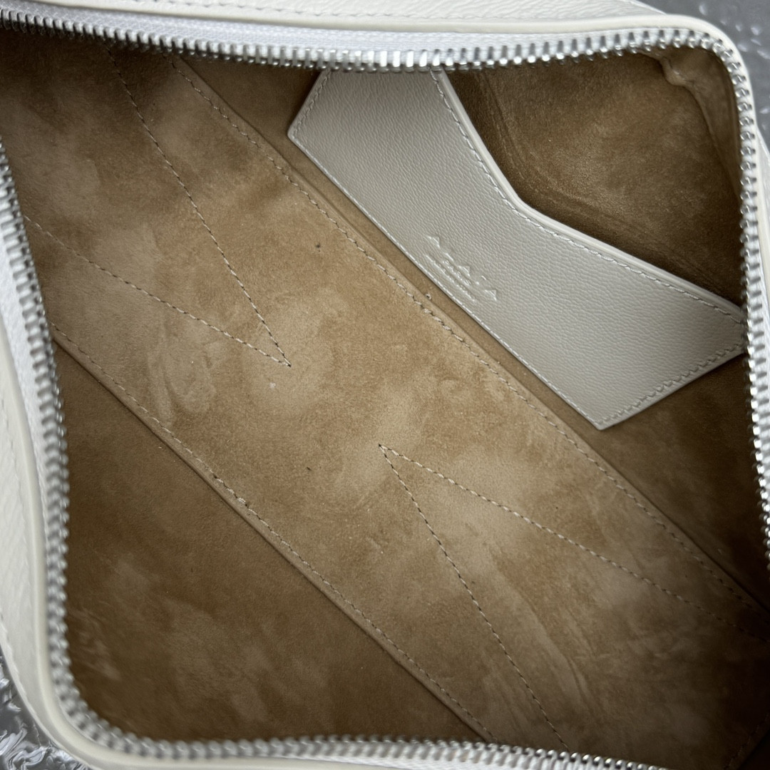 ALAÏA LE TECKEL SMALL BAG 27x9x8cm