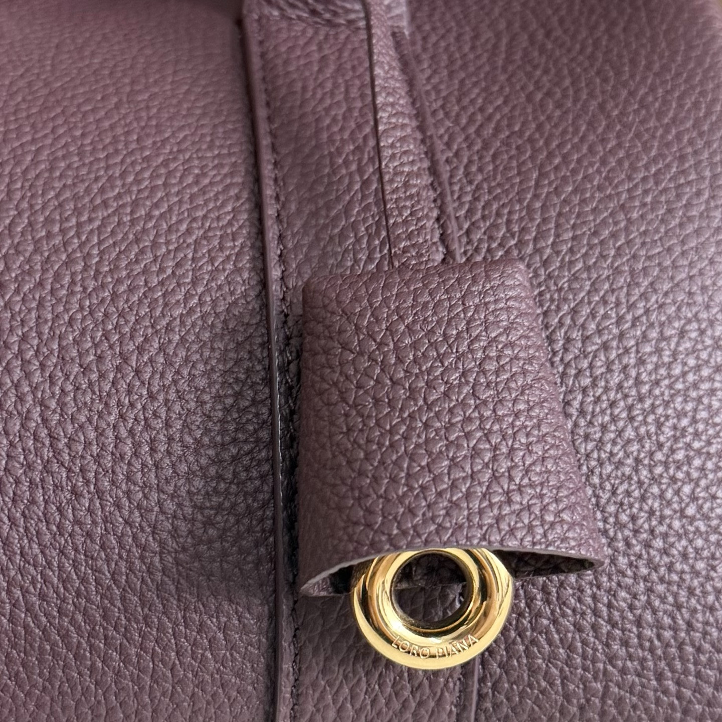 L**o p*ana loom l25 calfskin 25x18x12.5cm