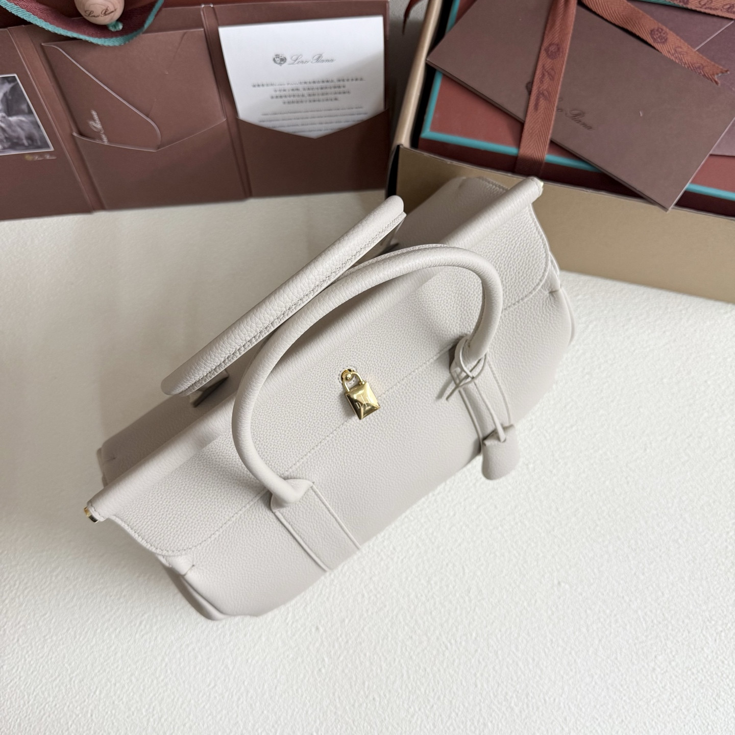 L**o p*ana loom l32 calfskin 33x23x18cm