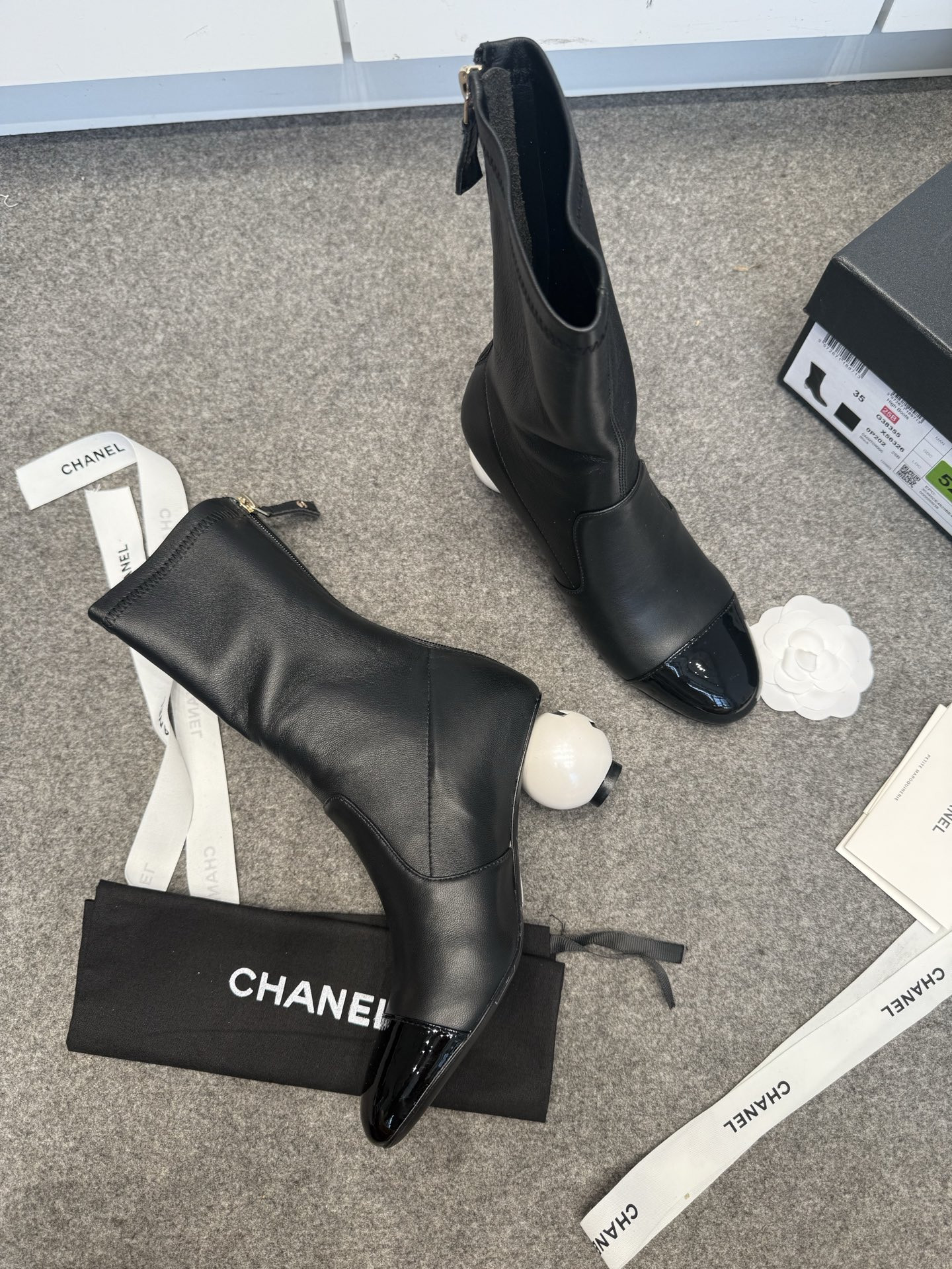 ua Ch*el mid-calf boots 6.5cm heel