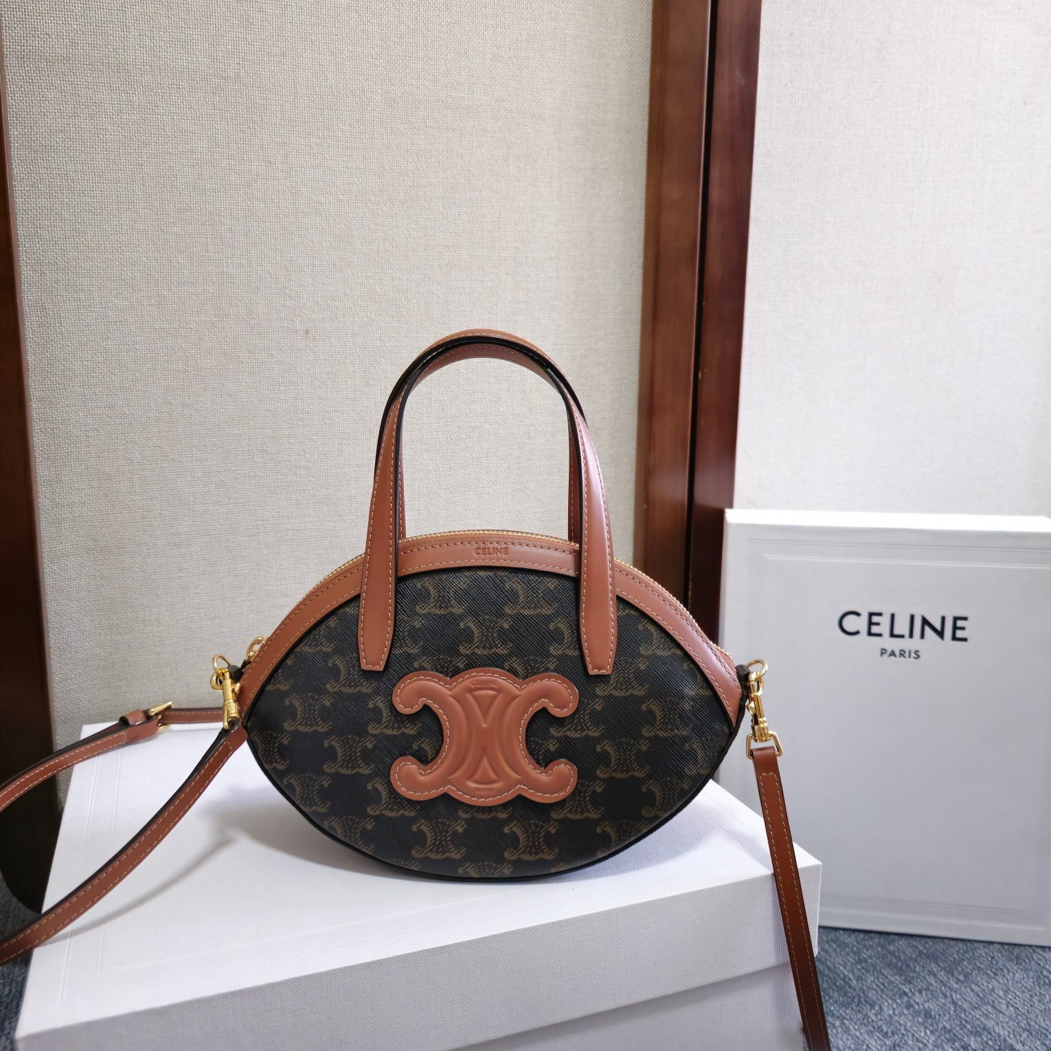 Ce**e oval bag 21x24x5cm
