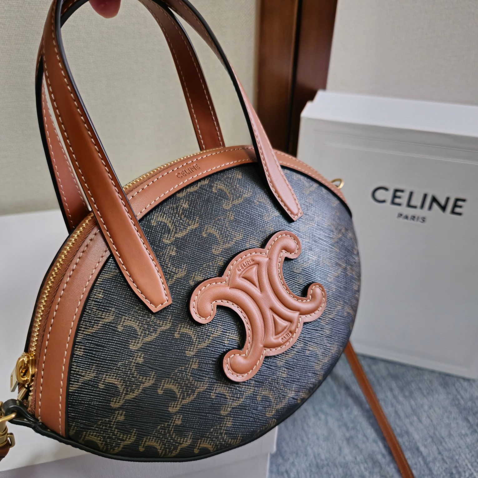 Ce**e oval bag 21x24x5cm