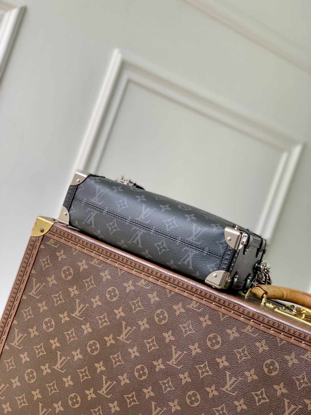 LV Side Trunk MM East West M26226 28x15x7cm