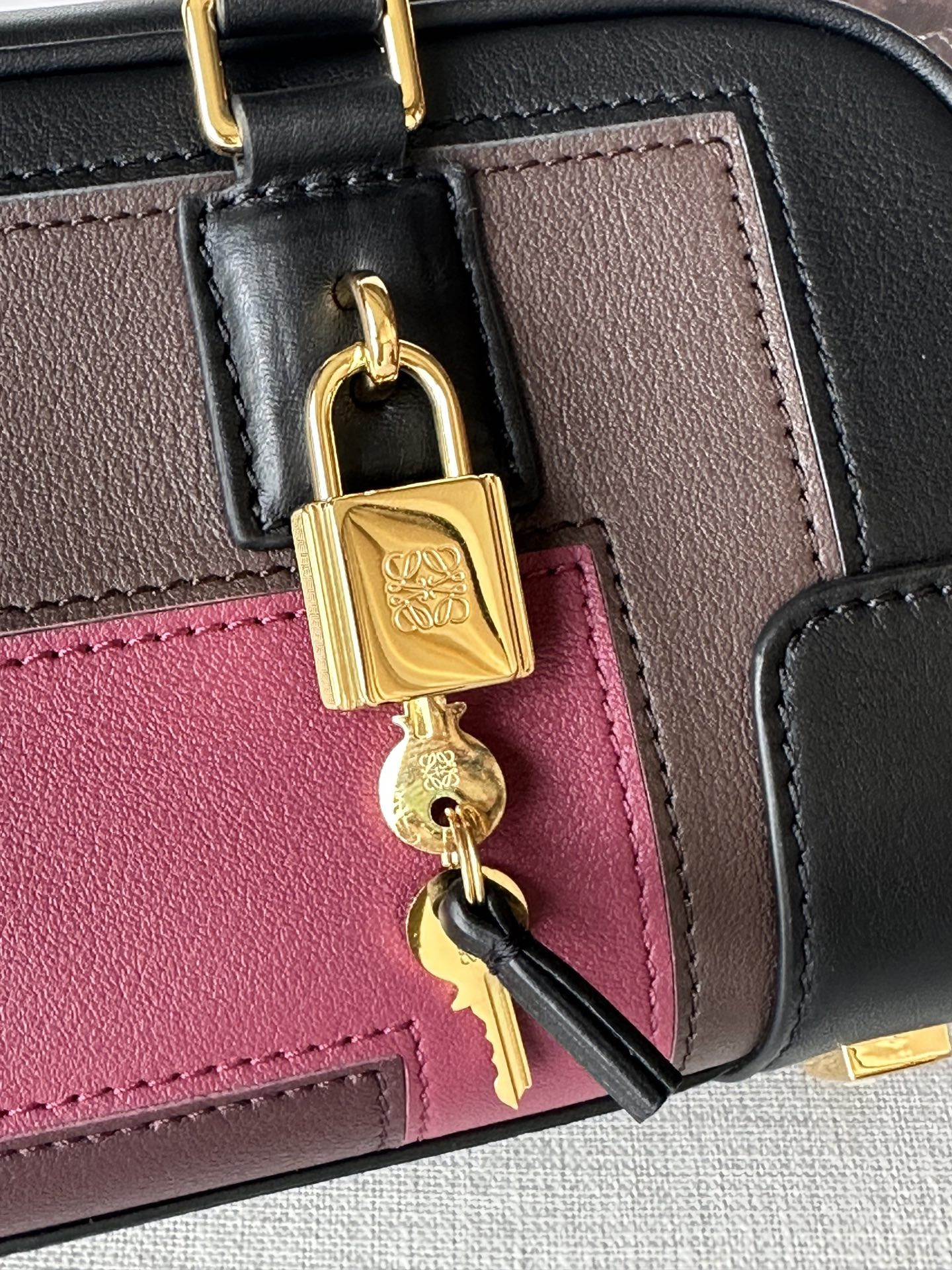 L0ew* x albers amazona 23 cropped bag in nappa calfskin 23x11x10cm