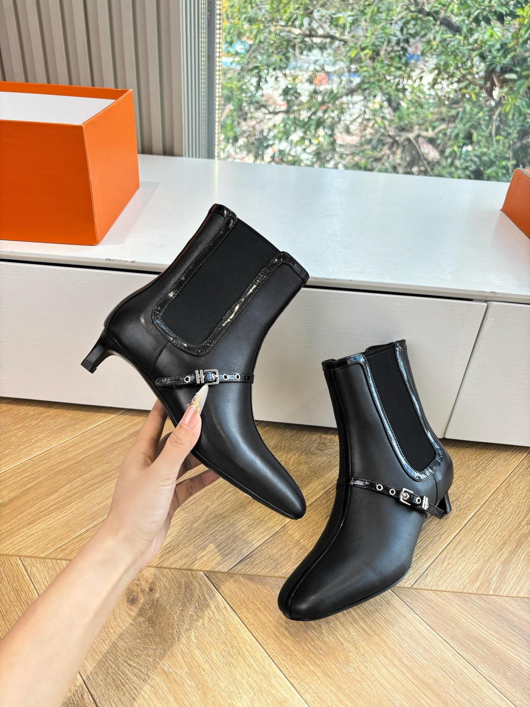 ua H**mes lolita ankle boot 4cm heel