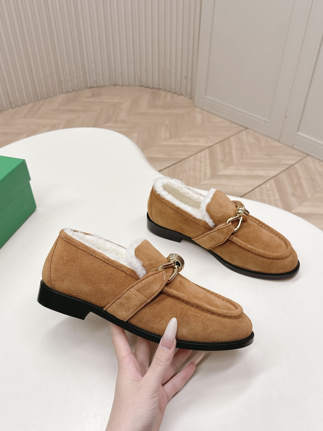 ua bo*te*ga Ve*ne*ta loafers shoes