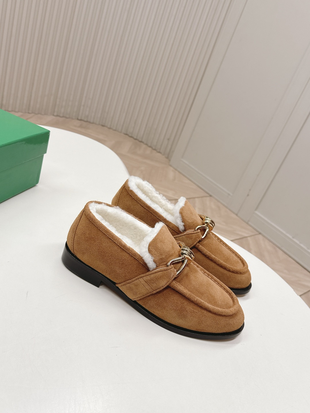 ua bo*te*ga Ve*ne*ta loafers shoes